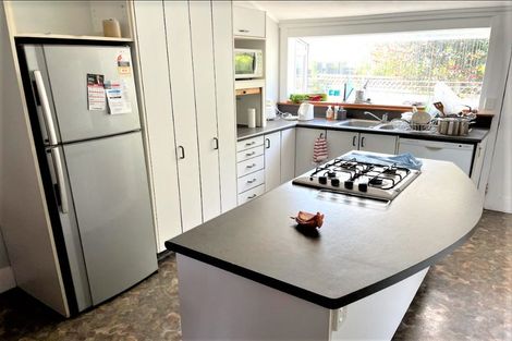 Photo of property in 296 Waiwhetu Road, Fairfield, Lower Hutt, 5011