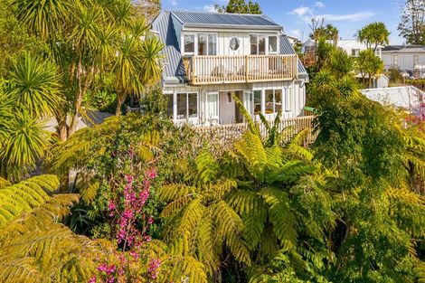 Photo of property in 1/51 Aeroview Drive, Beach Haven, Auckland, 0626