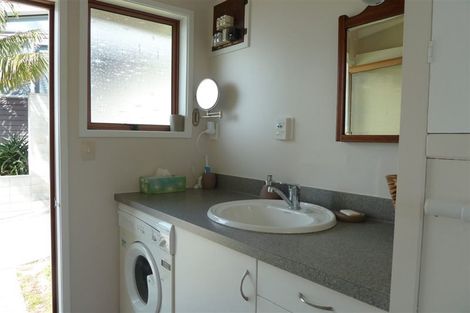 Photo of property in 44 Motuhoa Road, Tairua, 3508