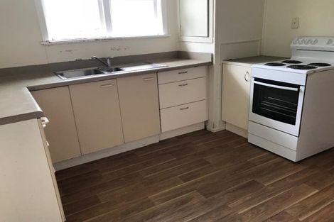 Photo of property in 17 William Souter Street, Forrest Hill, Auckland, 0620