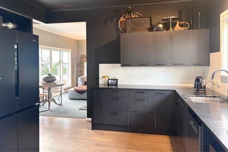 Photo of property in 97 James Cook Street, Havelock North, 4130