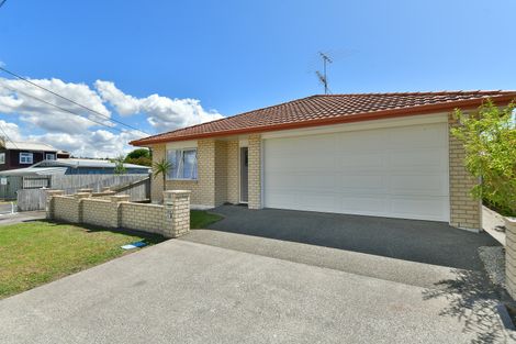 Photo of property in 6a Doment Crescent, Orewa, 0931
