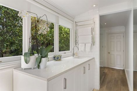 Photo of property in 49b Roland Road, Greenhithe, Auckland, 0632