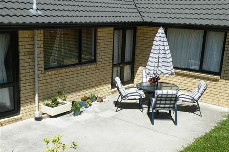 Photo of property in 64 Roberta Crescent, Orewa, 0931
