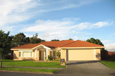 Photo of property in 12 Norm Pellow Drive, Manurewa, Auckland, 2105