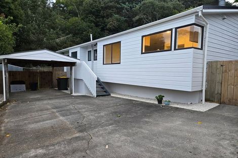 Photo of property in 2/26 Fernlea Rise, Bayview, Auckland, 0629
