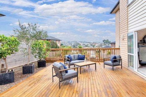 Photo of property in 47 Sohlue Place, Oteha, Auckland, 0632