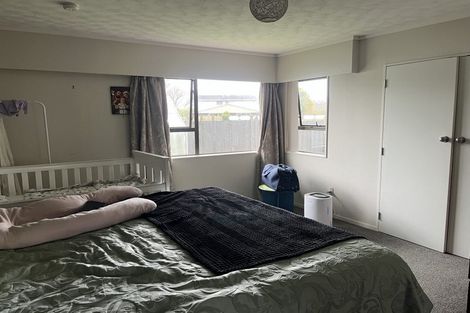 Photo of property in 6 Caulfield Place, Awapuni, Palmerston North, 4412