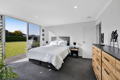 Photo of property in 427 Cardiff Road, Pembroke, Stratford, 4391