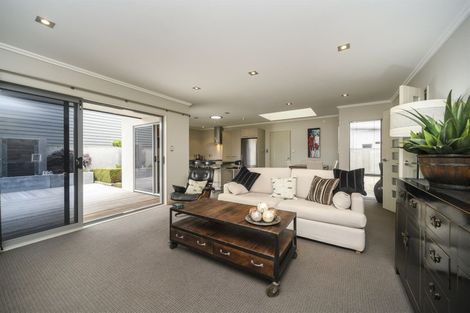 Photo of property in 25 Rosalie Terrace, Kelvin Grove, Palmerston North, 4414