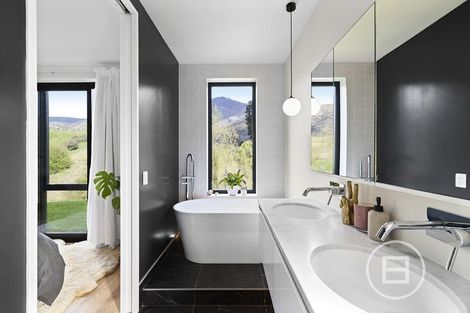 Photo of property in 15 Lorne Street, Lake Hayes, Queenstown, 9304