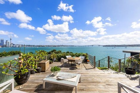 Photo of property in 2/104 Stanley Point Road, Stanley Point, Auckland, 0624