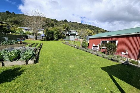 Photo of property in 108 Waikawa Road, Picton, 7220
