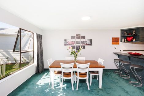 Photo of property in 9 Chrystal Street, Foxton Beach, Foxton, 4815