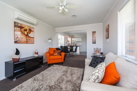 Photo of property in 3 Thompson Terrace, Manurewa, Auckland, 2102