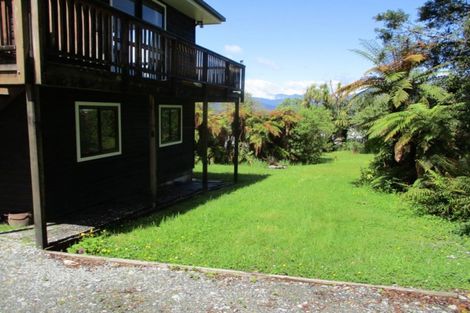 Photo of property in 14 Korua Street, Moana, 7872