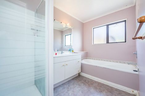 Photo of property in 26 Birkinshaw Grove, Riverstone Terraces, Upper Hutt, 5018