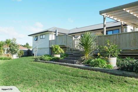 Photo of property in 4 Gavinike Place, Waimauku, 0812