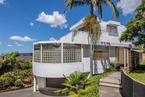 Photo of property in 1/103 Aberdeen Road, Castor Bay, Auckland, 0620