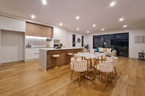 Photo of property in 952b East Coast Road, Northcross, Auckland, 0632