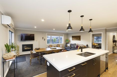 Photo of property in 16 Freedom Drive, Kelvin Grove, Palmerston North, 4414