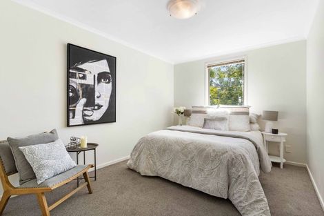 Photo of property in 16 Barnea Circle, Glen Eden, Auckland, 0602