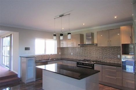 Photo of property in 1 Ballymore Drive, Pinehill, Auckland, 0632