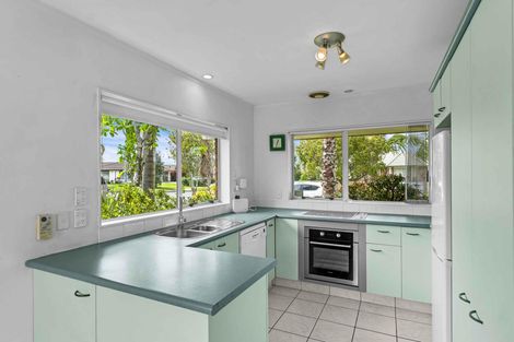 Photo of property in 70 Tington Avenue, Wattle Downs, Auckland, 2103