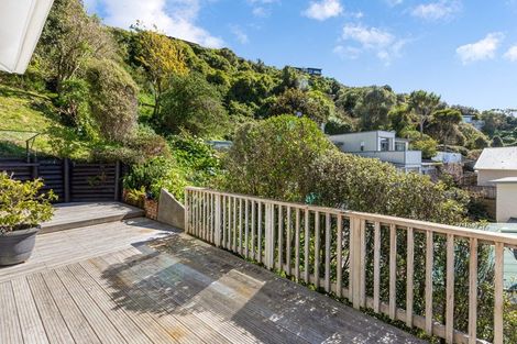 Photo of property in 26 Freeling Street, Island Bay, Wellington, 6023