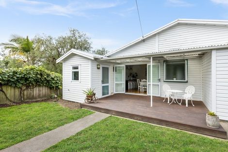 Photo of property in 11 Richmond Road, Clive, Hastings, 4180