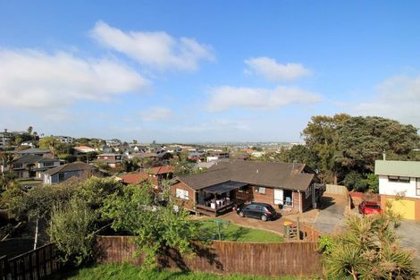 Photo of property in 43 Goodwood Drive, Goodwood Heights, Auckland, 2105