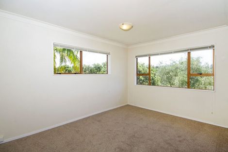 Photo of property in 1/2 Sylvan Avenue, Northcote, Auckland, 0627