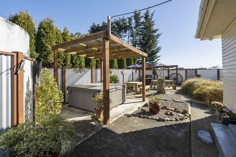 Photo of property in 10 Riverside Drive, Kelvin Grove, Palmerston North, 4470