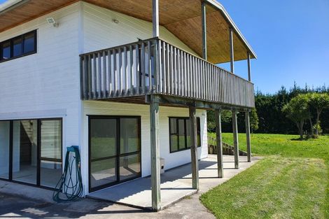 Photo of property in 144 Taupaki Road, Taupaki, Henderson, 0782