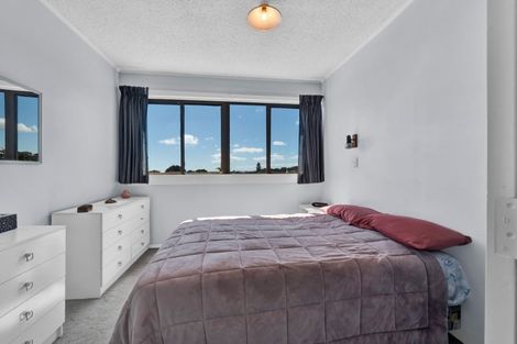 Photo of property in 10 Lawry Street, Moturoa, New Plymouth, 4310
