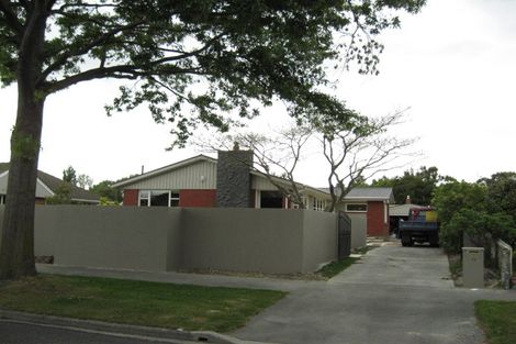 Photo of property in 15 Burnside Crescent, Burnside, Christchurch, 8053