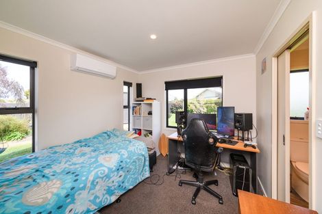 Photo of property in 15d Aitken Street, Bulls, 4818