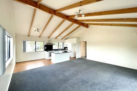 Photo of property in 10 Loughanure Place, Massey, Auckland, 0614