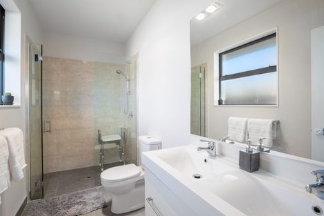 Photo of property in 8 Hedge Close, Halswell, Christchurch, 8025