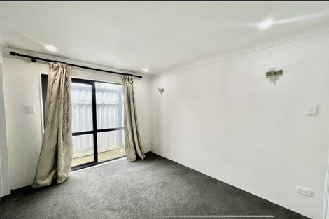 Photo of property in 26 Nile Road, Kelston, Auckland, 0602