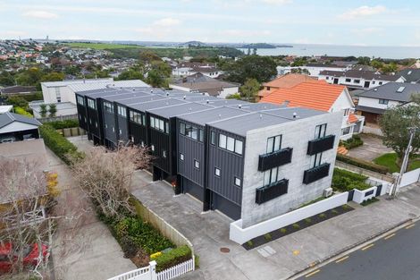 Photo of property in 2/32a Westgate Drive, Massey, Auckland, 0614