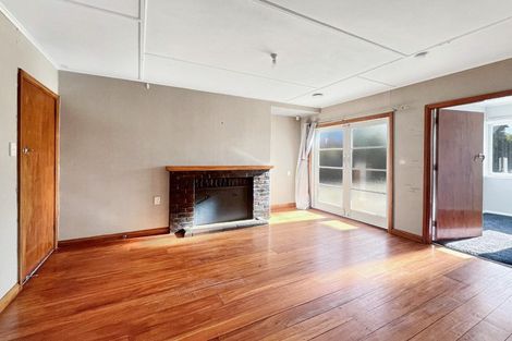 Photo of property in 5 Featherston Street, Takaro, Palmerston North, 4412