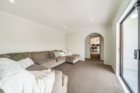 Photo of property in 56 Albatross Close, Whitby, Porirua, 5024