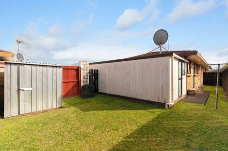 Photo of property in 2/10 Wellington Street, Papakura, 2110