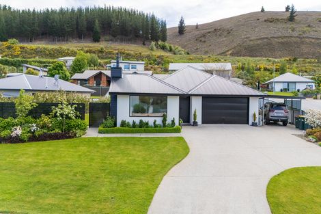 Photo of property in 76 Shields Street, Clyde, 9330