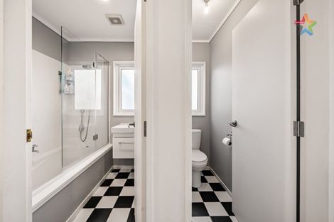 Photo of property in 21 Jasmine Grove, Maungaraki, Lower Hutt, 5010