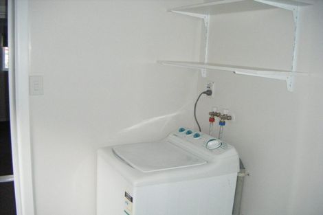 Photo of property in 95 Kelburn Parade, Kelburn, Wellington, 6012