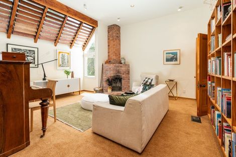 Photo of property in 16 Mariri Road, Kelburn, Wellington, 6012