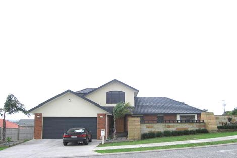 Photo of property in 1 Lake Panorama Drive, Henderson, Auckland, 0612