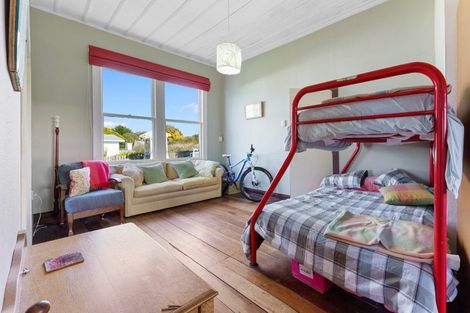 Photo of property in 34 Manga-pirau Street, Waikawa Beach, Manakau, 5573